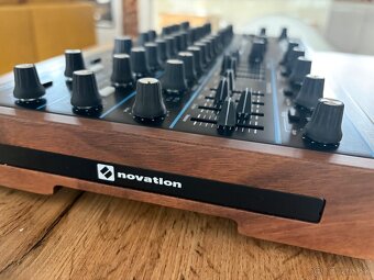 Novation PEAK Polyphonic Syntetizátor s krytom - 2
