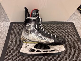 BRUSLE BAUER HYPERLITE , vel. 45/9,5 fit 1 - 2