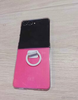 Samsung galaxy Z Flip 7 - 2