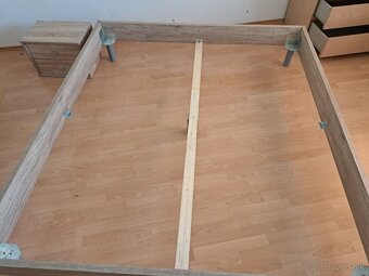 Rám postele 180x200 + nočný stolík - 2