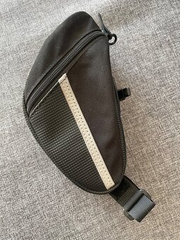 Kapsička pod sedadlo - 2