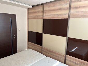 Prenájom - 3 izb. zariadený byt Laca Novom. KE-staré mesto - 2