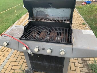 Predám starší záhradný grill. - 2