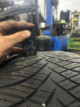 245/40 r19 - 2
