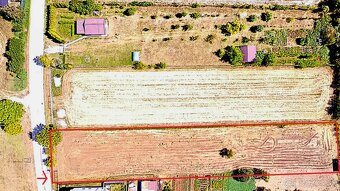 Na predaj stavebný pozemok - 2