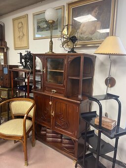 Menšia knihovňa - 2