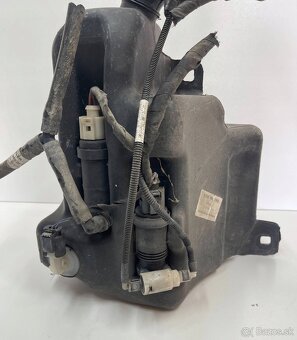 Mercedes B klassa w246 2011- nádržka ostrekovačov - 2