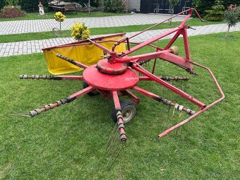 Hrabačka -Zhrňovač sena - 2
