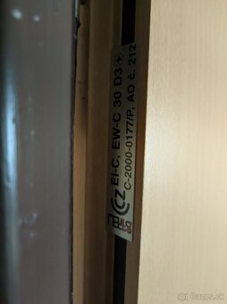 Predám vchodové dvere SAPELI - 2