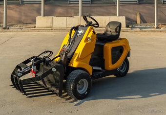 Predám obratný 3 kolesový nakladač tipu multione pohon 3x3 - 2