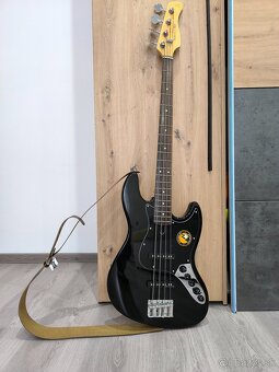 Marcus Miller elektronická bassgitara - 2