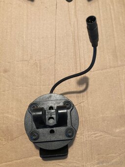 Drziak navigacie TOMTOM - 2