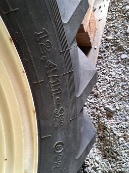 KULTIVACNE,HROBKOVE  KOLESA  12-4/11-32 TRAKTOR ZETOR BARUM - 2