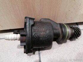 Vw t4 vakuova pumpa 1.9 tdi 1996 - 2