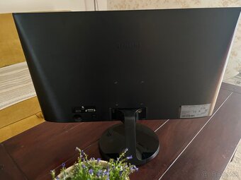 24” LED Monitor SAMSUNG S24F350FHU - 2