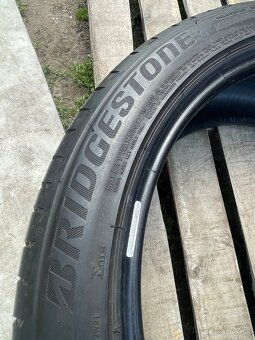 Bridgestone 235/45 R19 2x=70e - 2