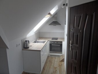 Prenajom 2 izbovy podkrovny byt Rajec - 2