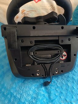 Predám volant logitech g29 aj s pakov - 2