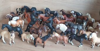 Schleich koně a jezdci /jezdkyně - 2