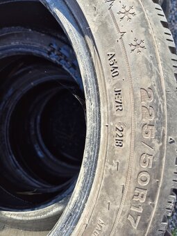 Zimne pneu dunlop 225/50 r17 - 2