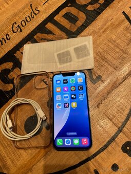 iPhone 13 ,ako nový - 2