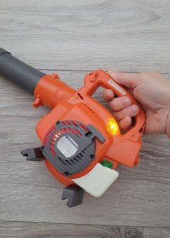 Husqarna fúkač lístia - 2