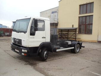 MAN 8.185 LC Hákový nosič kontejnerů - 2