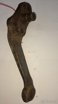 Spojovací čep ľavý na Zetor - 2