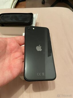 Predám iPhone SE 2020, 128gb - 2