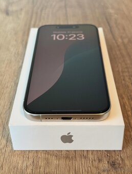 Predám iPhone 15 pro white titanium 128gb - 2