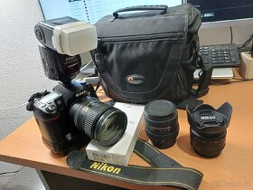 Nikon D80 plus 3 objektivy, Blesk Nikon SB-800 prislusenstvo - 2