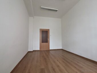 Ponúkam Vám do prenájmu kancelárske priestory v Leviciach. - 2