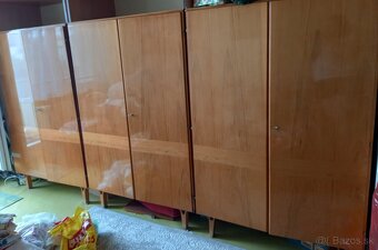 Starà orechovà skriňa - 2
