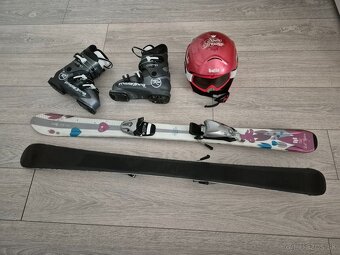 Lyže , lyžiarky , prilba - 2