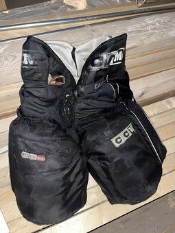 Brankárska hokejová výstroj - 2