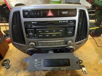 radio hyundai i20 - 2