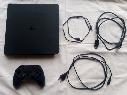 Playstation PS 4 slim - 2