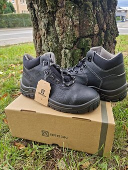 Pracovná bezpečnostná obuv - 2