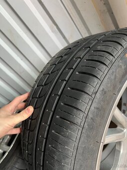 Pirelli P-zero 255/40 R19 96W - 2