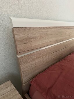 Posteľ s nočnými stolíkmi - 2