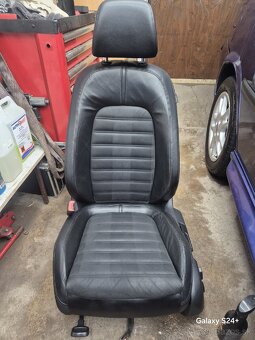 Passat B6 sedačky koža + alcantara top stav - 2