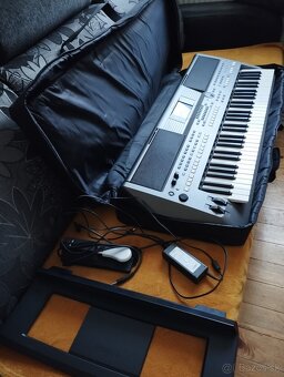 YAMAHA PSR S670 s príslušenstvom - 2