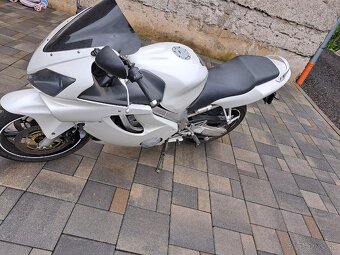 Honda cbr600f - 2