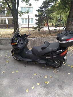 Suzuki burgman an 650 exekutíve - 2