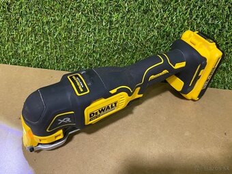 DeWALT DCS355N Aku bezuhlíková oscilačná brúska - 2