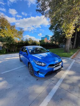 PREDAM KIA Ceed 1.5 t-gdi gold+ 40 000km - 2
