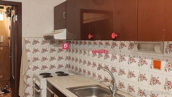 Predaj 3 izbový byt Brezová pod Bradlom - 2