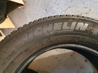 215/65 R17 - zimné pneu Michelin (2 ks) DOT 22 - 7,4 mm - 2