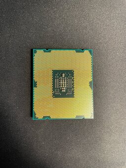 Xeon E5 -1603 V1 / 4 jadrá / 4 vlákna / 2,8 GHz - 2