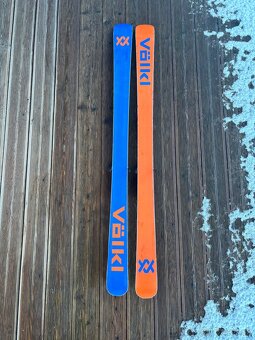 Freestyle lyže Völk Revolt 86 - 2